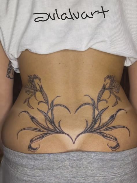 Floral Lower Back Tattoo Women, Neo Traditional Back Tattoo Women, Symetric Tattoo Hips, Symmetrical Lower Back Tattoo, Tramp Stamps Ideas, Dainty Stomach Tattoos, Traditional Lower Back Tattoo, Bottom Back Tattoo, Floral Lower Back Tattoo