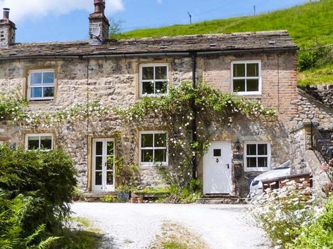 Fountains Cottage | Kirkby Malham | Yorkshire Dales | Self Catering Holiday Cottage