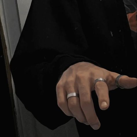 dark aesthetic inspo hand rings male Alex + Core + Aesthetic, Men Wearing Rings, Hand With Ring, Hands With Rings, Rings Male, Street Wear Aesthetic, Draco Malfoy Aesthetic, Rings Aesthetic, Hot Hands