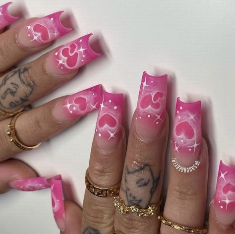 Airbrushed Heart Nails, Pink Air Brush Nails, Air Brush Nails, Air Brush Nail, Airbrushed Nails, Ombre Nails Ideas, California Nails, Nail Aesthetics, Nail Art Designs Images