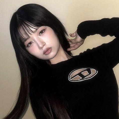 rei 240322 instagram update icons lq pfp profile picture #아이브 #IVE #レイ#레이 #REI Rei Icons, Ive Rei, Rei Ive, My Wife Is, I Feel Pretty, Ice Queen, Kpop Icons, Heart Locket, Cute Selfie Ideas