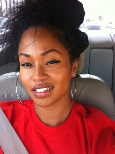 Tae Heckard, Hoop Septum Piercing, Weeping Willow Tattoo, Willow Tattoo, Awesome Earrings, White Tattoos, Septum Rings, Septum Piercings, Keyshia Cole