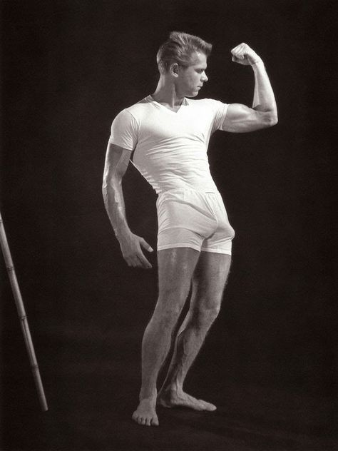 Don Hawksley: vintage physique model Vintage Muscle Men, Gay Outfits, Cat Lounge, Art Of Man, Gay Fashion, Vintage Muscle, Vintage Life, Muscle Men, After Dark