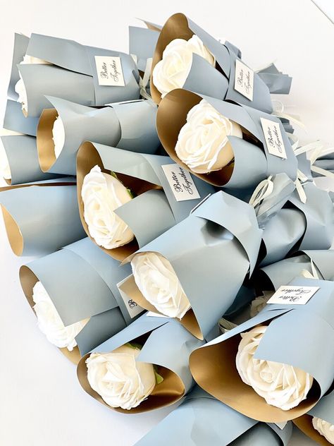 10 Wedding Favors for Guests Wedding Favors Mini Bouquets - Etsy French Wedding Favors, Blue And White Bridal Shower Ideas, Blue Bridal Shower Favors, Baby Shower Favors For Guests, Pastel Blue Wedding, Rustic Favors, Blue Wedding Favors, Baby Shower Favours For Guests, Mini Bouquets