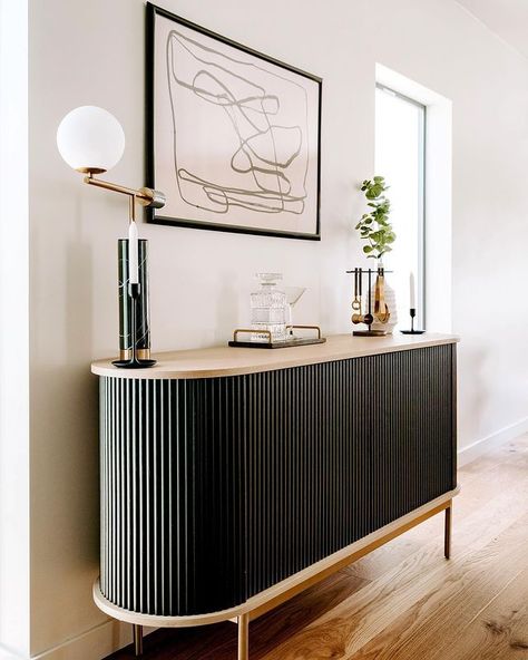 Crate and Barrel (@crateandbarrel) • Instagram photos and videos How To Decorate A Sideboard, Sideboard Styles, Sideboard Decor, Modern Buffet, Dining Room Sideboard, Muebles Living, Modern Sideboard, Style Deco, Sideboard Furniture