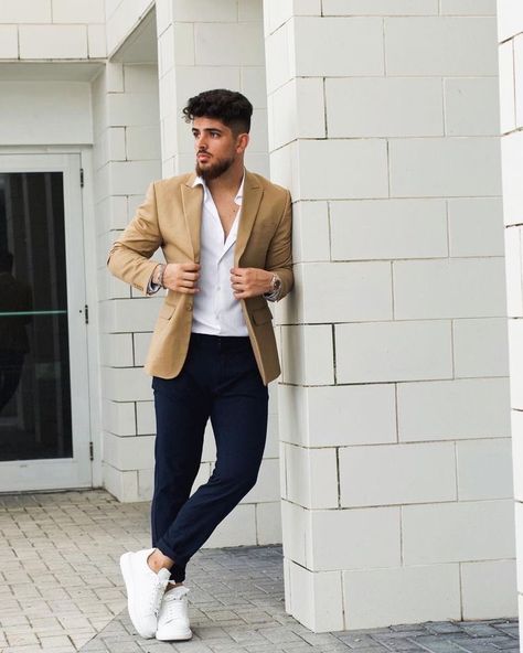 Mens Tan Blazer Outfits Casual, Men’s Summer Formal Outfits, Men’s Blazer With Jeans, Men Blazer Outfit Classy, Casual Blazer Outfits Men Jeans, Khaki Blazer Outfit Mens, Men’s Blazer Outfits, Tan Blazer Outfits Mens, Cream Blazer Outfit Men