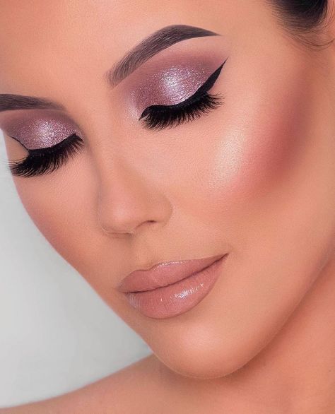 634 Likes, 4 Comments - HB Beauty Bar (@hbbeautybar) on Instagram: “Soft Shimmery Glam ✨ || @anknook wearing #maybelline Fit Me Loose Powder - link in bio || Enjoy 20%…” Wedding Eyes, Wedding Makeup For Brown Eyes, Makeup Deals, Dramatic Eye Makeup, Cat Eye Makeup, Purple Makeup, Lots Of Makeup, Dramatic Eyes, Makeup For Green Eyes