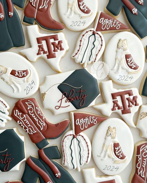 Texas A&m Graduation Cookies, Texas A M Ring Dunk Party, Texas A&m Cookies, A&m Graduation Party, Aggie Cookies, Aggie Party, Watch Party Snacks, Aggie Graduation Party, Aggie Ring Dunk