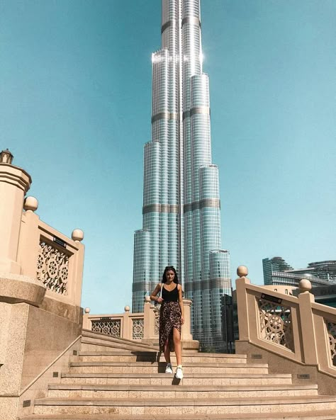 Dubai Mall Outfit Ideas, Burj Khalifa Poses, Dubai Poses, Dubai Instagram Pictures, Dubai Photo Ideas, Dubai Picture Ideas, Dubai Pictures, Dubai Pics, Dubai Photos