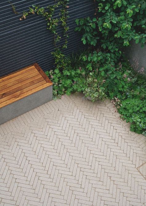 Clay Brick Paving, Herringbone Clay Pavers, Dutch Clay Pavers, Clay Pavers Patio, Brick Paving Ideas Outdoor, Green Pavers, Paver Courtyard, Courtyard Pavers, Modern Pavers