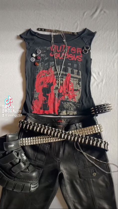 Spider Punk Outfit, Punk Outfit, Spider Punk, Makijaż Smokey Eye, Estilo Punk, Mötley Crüe, New Rock, Punk Outfits, Alt Fashion