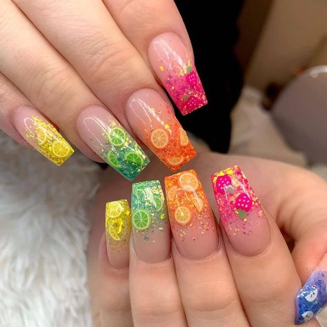 Cocktail Nails Design, Margarita Nails Design, Smoothie Nails, Cocktail Nail Art, Mojito Nails, Encapsulated Fruit Nails, Fruit Acrylic Nails Design, Fruit Acrylic Nails, Fruit Nail Ideas