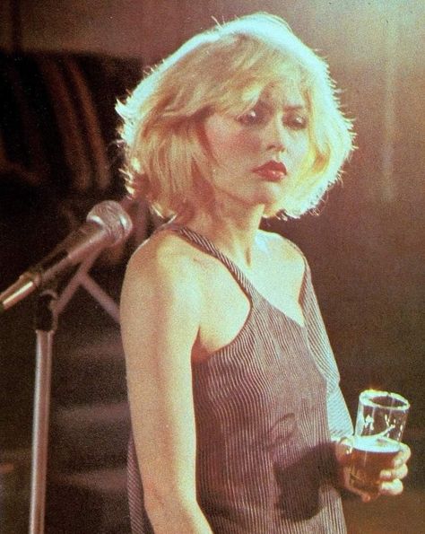 Debbie Harry Hair, Debbie Harry 70s, Deborah Harry Blondie, Deborah Harry, Blondie Debbie Harry, Rock Girl, Deep Winter, Debbie Harry, Metal Girl