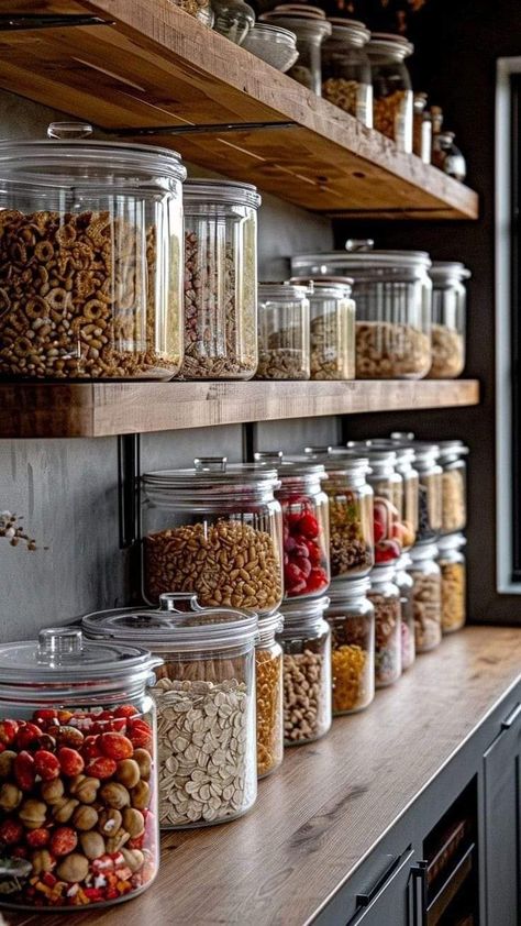 Kitchen Shelf Decor Ideas, Food Storage Rooms, Pantry Inspiration, Neat Method, Kitchen Shelf Decor, Lovely Kitchen, Pantry Ideas, Kitchen Organization Pantry, Kitchen Organisation