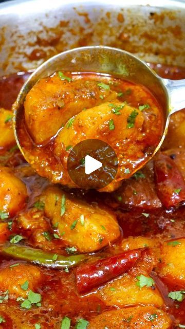 Aloo Kurma Recipe, Alu Recipes, Kurma Recipe, Peanut Chutney, Coriander Seed, Green Cardamom, Aloo Recipes, Bengali Food, Curry Recipes Indian