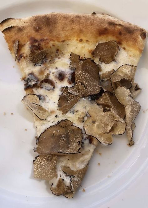 Truffle Pizza, Pizza Aesthetic, Self Discipline, Pretty Food, Food Cravings, Aesthetic Food, Good Eats, Love Food, Food Inspiration