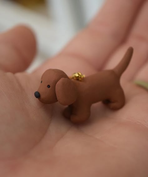 Air Dry Clay Dog Easy, Friends Clay Ideas, Moulding Clay Ideas Art, Air Dry Clay Animals Easy, Polymer Clay Ideas Easy, Clay Dog Easy, Air Dry Clay Dog, Tiny Clay Ideas, Tiny Clay Animals