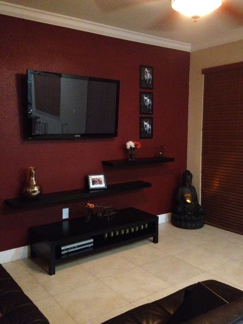 Red Living Room Walls, Living Room Tv Unit Designs, Living Room Tv Unit, Flat Screen Tv, Living Room Red, Bedroom Red, Tv Wall Design, Living Room Decor Cozy, Decor Home Living Room