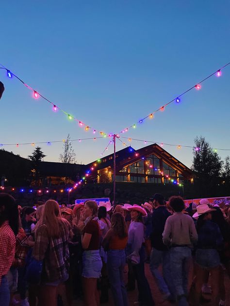 #yl #younglife #camp #ylcamp #crookedcreek #summercamp #carnival #carnivalnight #jesus #vsco #vscogirl Younglife Camp, Kids Vision Board, Young Life Camp, Camp America, Camp Bestival, Carnival Night, Camping With Teens, Summer Board, Camping Aesthetic