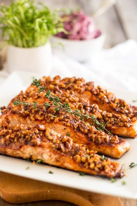 Maple Walnut Crusted Salmon Thanksgiving Pescatarian Recipes, Christmas Pescatarian Recipes, Pescatarian Thanksgiving Recipes, Maple Pecan Salmon, Thanksgiving Salmon Recipes, Salmon Thanksgiving, Salmon Dishes Dinners, Thanksgiving Salmon, Pescatarian Thanksgiving