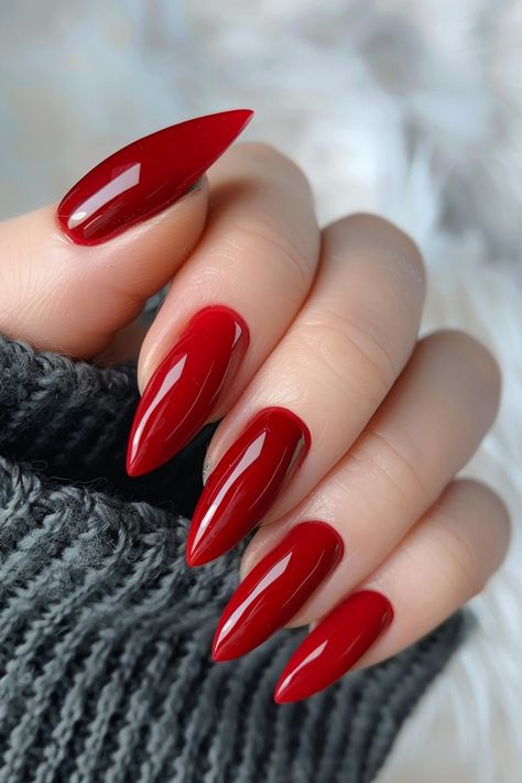 15 Ideas for Red Summer Nails That Will Set Your Fingers Ablaze Red Shades Nails, Unique Red Nails, Shades Of Red Nails, Red Summer Nails, Red Chrome Nails, Chrome Designs, Bright Red Nails, Glitter Accent Nails, Red Manicure