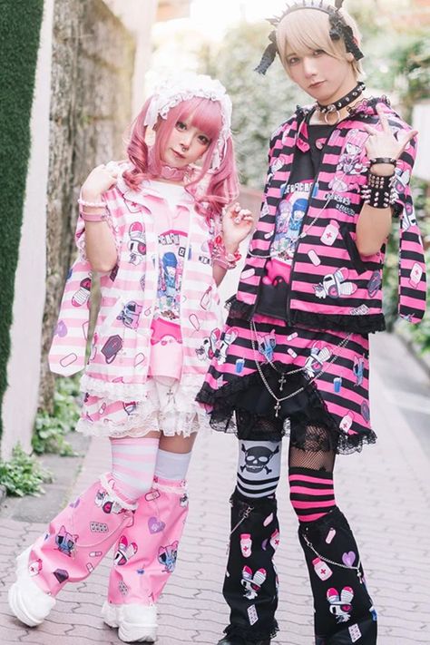 Yami Kawaii Style, Yami Kawaii Aesthetic Outfit, Japanese Pink Outfit, Yami Kawaii Moodboard, Menhera Outfit Ideas, Menhera Fashion Outfit, Yumi Kawaii Outfit, Yami Kawaii Clothes, Menhera Aesthetic Outfit