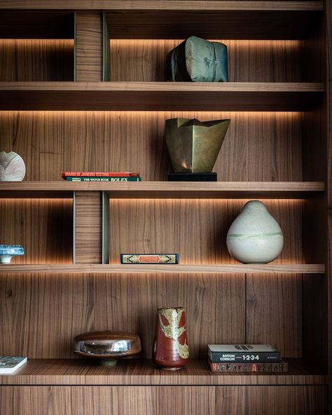 Dieter Vander Velpen on Instagram: “Details of a custom library and display cabinet that we designed for the home cinema at our 'M House' project, with Walnut shelving with…” Walnut Shelving, Apothecary Design, Custom Library, Library Cabinet, Millwork Details, Custom Bookshelves, Walnut Bookcase, Walnut Shelves, Modern Bookshelf