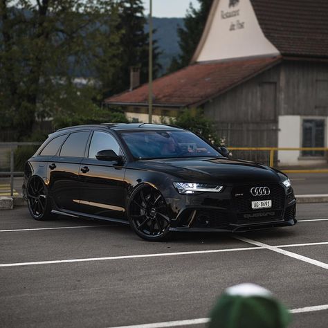 Black tiga. @jonasernst44 Audi Rs6 Avant Black, Audi Avant Rs6, Audi Rs6 Black, Audi Rs6 C7, Audi Motor, Audi Avant, Audi Wagon, Rs6 Audi, Audi Rs6 Avant