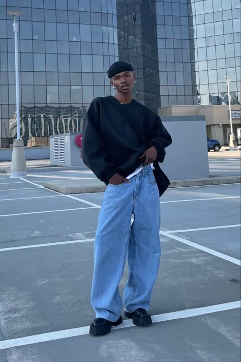 Wide Leg Jeans Outfit Men, Blue Denim Outfits, Normcore Outfits, Wide Leg Jeans Outfit, Men Sweatshirt, Mens Spring Fashion, Mens Trendy Outfits, Black Men Street Fashion, Effortlessly Chic Outfits