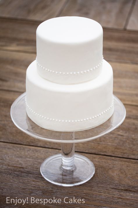 Plain Wedding Cakes, Wedding Cake Simple Elegant, Wedding Cake Pearls, Fondant Wedding Cakes, Small Wedding Cakes, White Cakes, Groom Wedding Cakes, Wedding Simple, Classic Wedding Cake