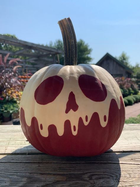 Paint Witch Pumpkin, Brown Pumpkin Painting Ideas, Painting Foam Pumpkin Ideas, Pumpkin Painting Ideas Poison Apple, Jackolantern Painting Ideas, Painted Black Pumpkins, Melting Pumpkin Face, Things To Draw On A Pumpkin, Halloween Painting Ideas On Pumpkins