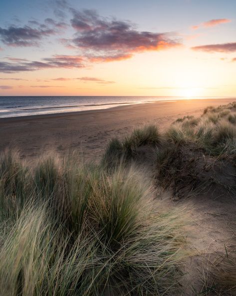 Beach Landscape Photography, British Beach, Landscape Photography Beach, English Beach, Norfolk Beach, Uk Landscape, Uk Landscapes, Norfolk England, Norfolk Coast