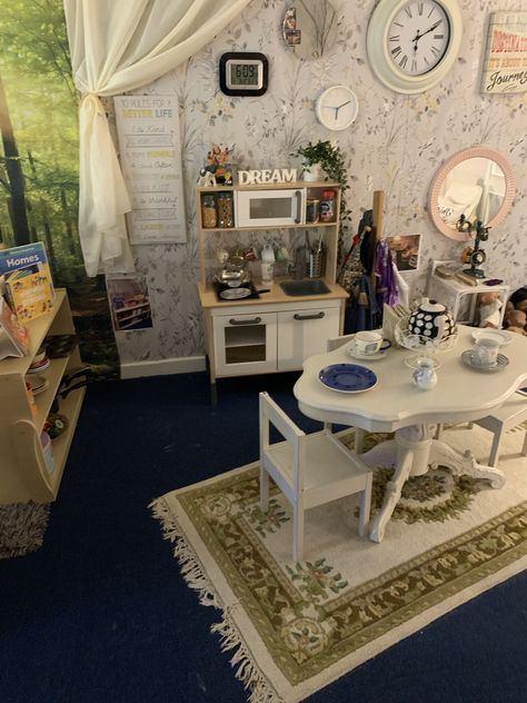 Curiosity Approach Eyfs Home Corner, Home Corners Ideas Early Years, Role Play Home Corner, House Corner Ideas Early Years, Nursery Home Corner Ideas, Home Area Eyfs, Home Corner Display Eyfs, Eyfs Room Ideas, Home Corner Ideas Early Years Role Play