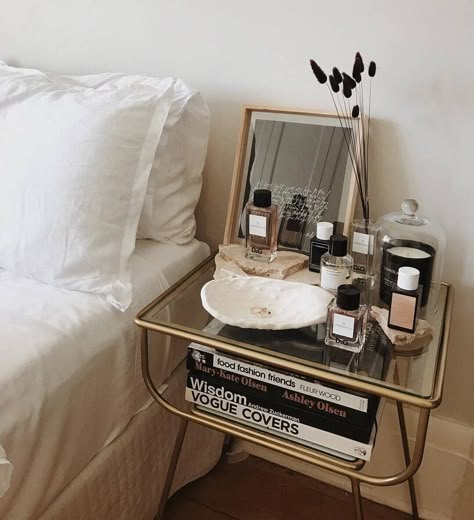 West Elm Australia on Instagram: “Beside table envy via @theblacklinebylauren ft. our sleek Curved Terrace Bedside Table. Styling + photography by @hannahdarkins #mywestelm…” Dekorasi Kamar Tidur, Room Deco, Cheap Decor, Design Case, Instagram Foto, My New Room, Cheap Home Decor, West Elm, New Room