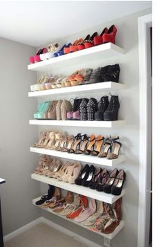 Wall Shoe Rack, Shelf Vanity, Bedroom Closet Storage, Diy Shoe Rack, Shoe Wall, Ikea Bookshelves, Shoe Shelves, Closet Organization Diy, Shoe Shelf