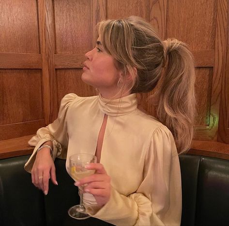 matilda djerf Bangs Ponytail, Cute Ponytails, Bangs With Medium Hair, Simple Ponytails, Long Hair With Bangs, High Ponytails, Curtain Bangs, Hair Envy, Aesthetic Hair