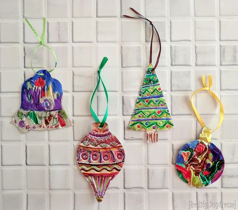 DIY Christmas Ornaments... made by Embossing Foil or Metal and coloring with Sharpies! {Reality Daydream} Tin Foil Christmas Ornaments, Aluminum Foil Ornaments, Embossed Ornaments, Christmas Ornament Crafts For Kids, Christmas Ornaments Kids Can Make, Ornament Crafts For Kids, Ornaments Kids Can Make, Christmas Ornaments Kids, Embossing Foil