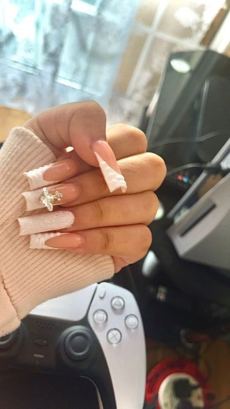 White And Beige Nails Acrylic, White Acrylic Nails Birthday Set, White French Birthday Nails, Nails Acrylic Designs Baddie, Baddie Holiday Nails, White Bottom Nails, Long Holiday Nails Summer, Baddie Gel Nails, Baddie Acrylic Nails Medium