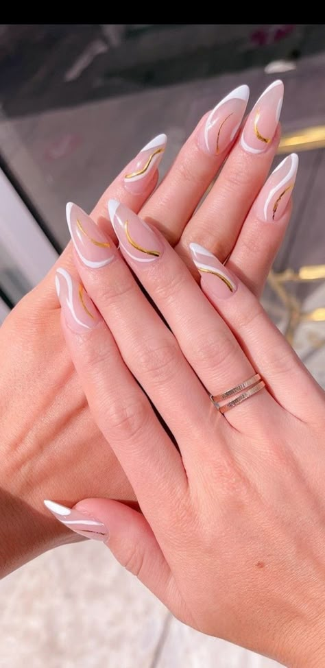 Swirl line design Colorful Line Nails, Swirl Lines Nails, Acrylic Nails With Swirly Lines, Nail Art Swirls Design White, Swirls Nail Art, Beige Swirl Nails, Gold Swirl Nail Design, White Gold Swirl Nails, Line Nail Designs