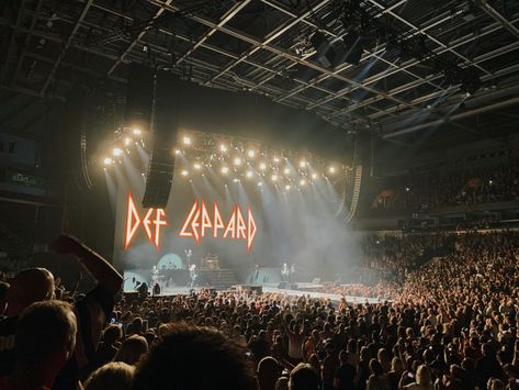 Def Leppard Aesthetic, Def Leppard Concert, Def Leopard, Concert Aesthetic, Music Taste, Top Music, Rock Concert, Def Leppard, 2024 Vision