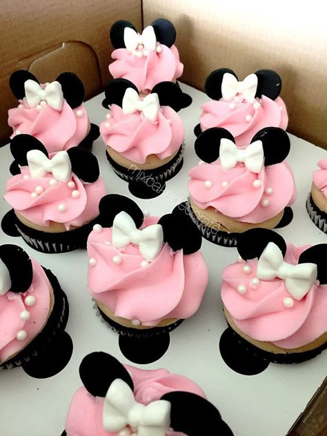 An Adorable Minnie Mouse Quinceanera Theme - Quinceanera Γενέθλια Mickey Mouse, Disney Cupcakes, Twodles Birthday, Minnie Mouse Birthday Party Decorations, Minnie Mouse First Birthday, Minnie Mouse Birthday Cakes, Minnie Mouse Cupcakes, Minnie Mouse 1st Birthday, Bolo Minnie