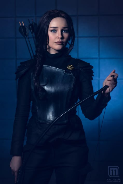 Starbit Cosplay as Katniss Everdeen | MattEleven Photography Comic Con Cosplay, Epic Cosplay, Katniss Everdeen, Amazing Cosplay, Anime Costumes, Cosplay Makeup, Best Cosplay, Cosplay Outfits, Halloween Cosplay