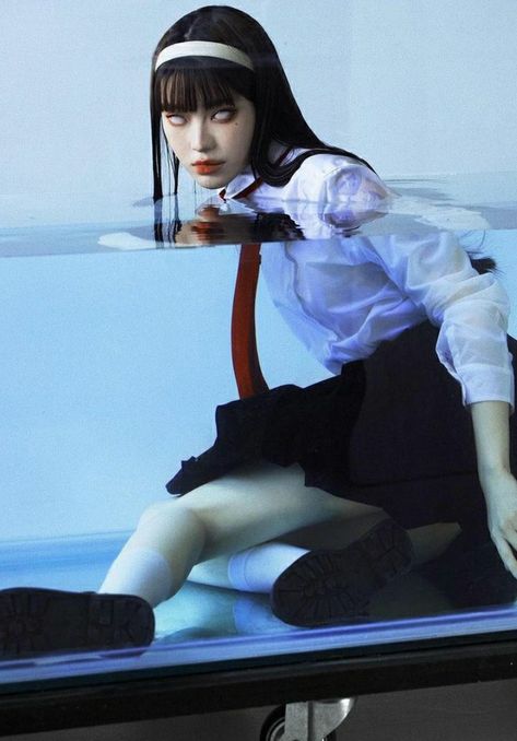 Horror Halloween Costumes, Japanese Costume, Horror Costume, Japanese Horror, Anime Halloween, Junji Ito, Fantasias Halloween, Poses References, Human Poses