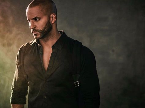 Ricky Whittle Reese Aesthetic, Ricky Whittle The 100, Lincoln The 100, Ricky Whittle, Comfy Reading, Marie Avgeropoulos, Fan Fiction Stories, American Gods, Its A Mans World