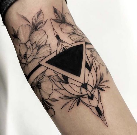 Coloured Flowers Tattoo, Black Triangle Tattoo Cover Up, Germany Tattoo Ideas For Women, Triangle And Flower Tattoo, Triangle Cover Up Tattoo, Triangle Tattoo Cover Up, Triangle Tattoo With Flowers, Black Out Tattoo Cover Up, Geometric Cover Up Tattoo