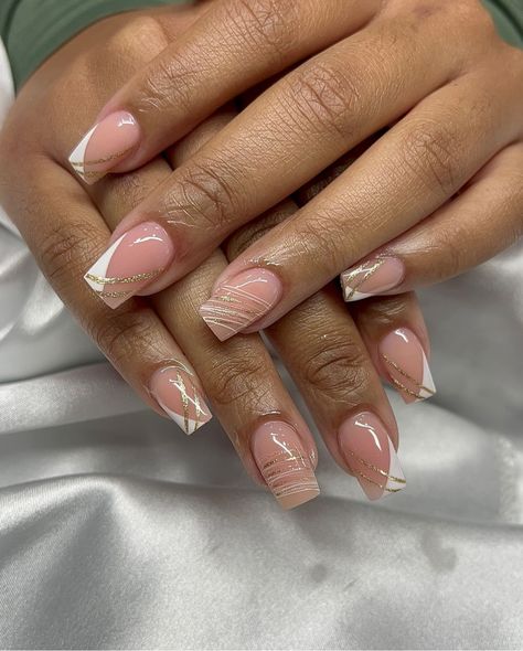 French Tips Birthday Nails, Short Almond Nails Minimalist, Clear Short Nail Designs, Square Birthday Nails, White And Gold French Tip Nails, Gold And White Nail Designs, Bridal French Manicure, Classy Gel Nails, Mom Nails