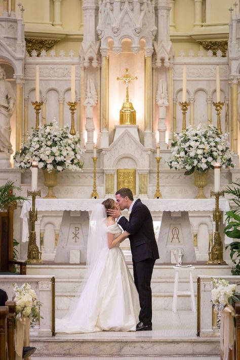 Bride and Groom First Kiss at Wedding Altar | Downtown Tampa Wedding Ceremony Venue Sacred Heart Catholic Church Wedding Ceremony Decorations Church, Wedding Church Decor, Church Wedding Flowers, Modern Wedding Ceremony, Altar Flowers, Church Wedding Decorations, Wedding Altars, Wedding Church, Wedding Kiss