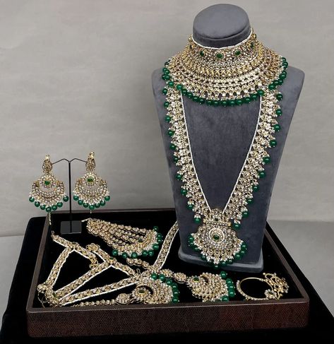 Buy Indian Bridal Jewelry Set/full Bridal Set/emerald Green Kundan Online in India - Etsy Green Bridal Jewellery Set, Green Kundan Necklace, Full Bridal Jewellery Set, Hyderabadi Jewelry, Indian Bridal Jewelry, Kundan Necklace Set, Indian Bridal Jewelry Sets, Princess Necklace, Bridal Jewelry Set