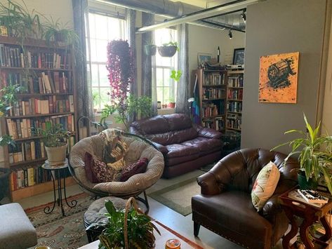 Chaotic Academia, My Library, Home Decor Living Room, Home Decorating Ideas, Dream House Interior, Cozy Place, House Room, Boho Chic Decor, Apartment Inspiration