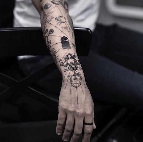 Herren Hand Tattoos, Geometric Tattoo Sleeve Designs, Mangas Tattoo, Unique Tattoo Ideas, Tattoo Unique, Inspiration Tattoos, Greek Tattoos, Cool Tattoos For Guys, Hand Tattoos For Guys